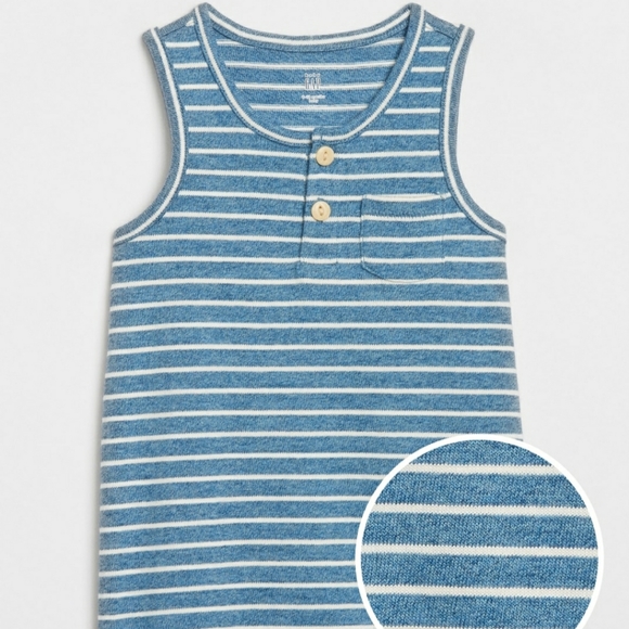 GAP Other - Baby Gap sleeveless romper size 6-12m 🐟